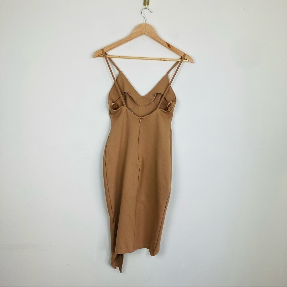 Superdown Kilee nude tan bodycon midi dress with asymmetric hem. Size XS - Picture 3 of 5